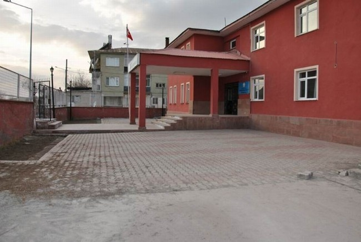 Tercan İmam-Hatip Ortaokulu Yenilendi