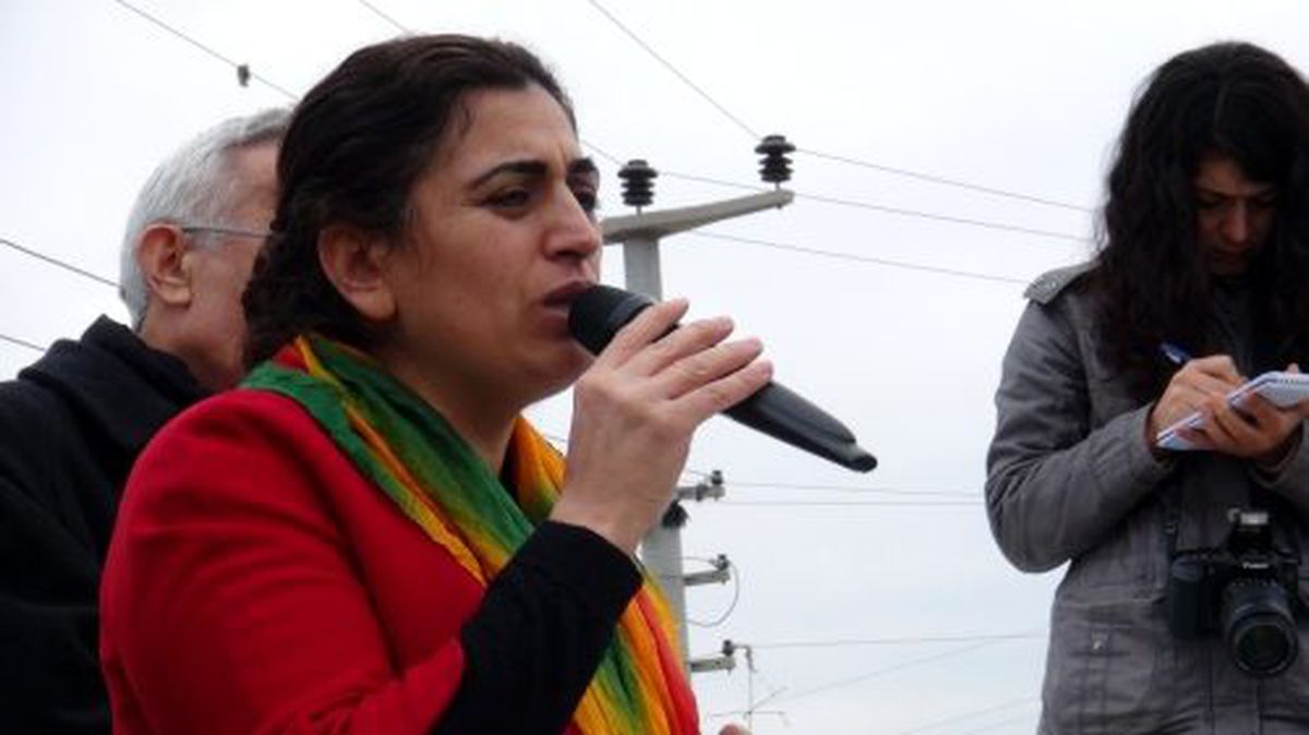 Hdp Eş Başkanı Tuncel: Ateşle Oynamayın