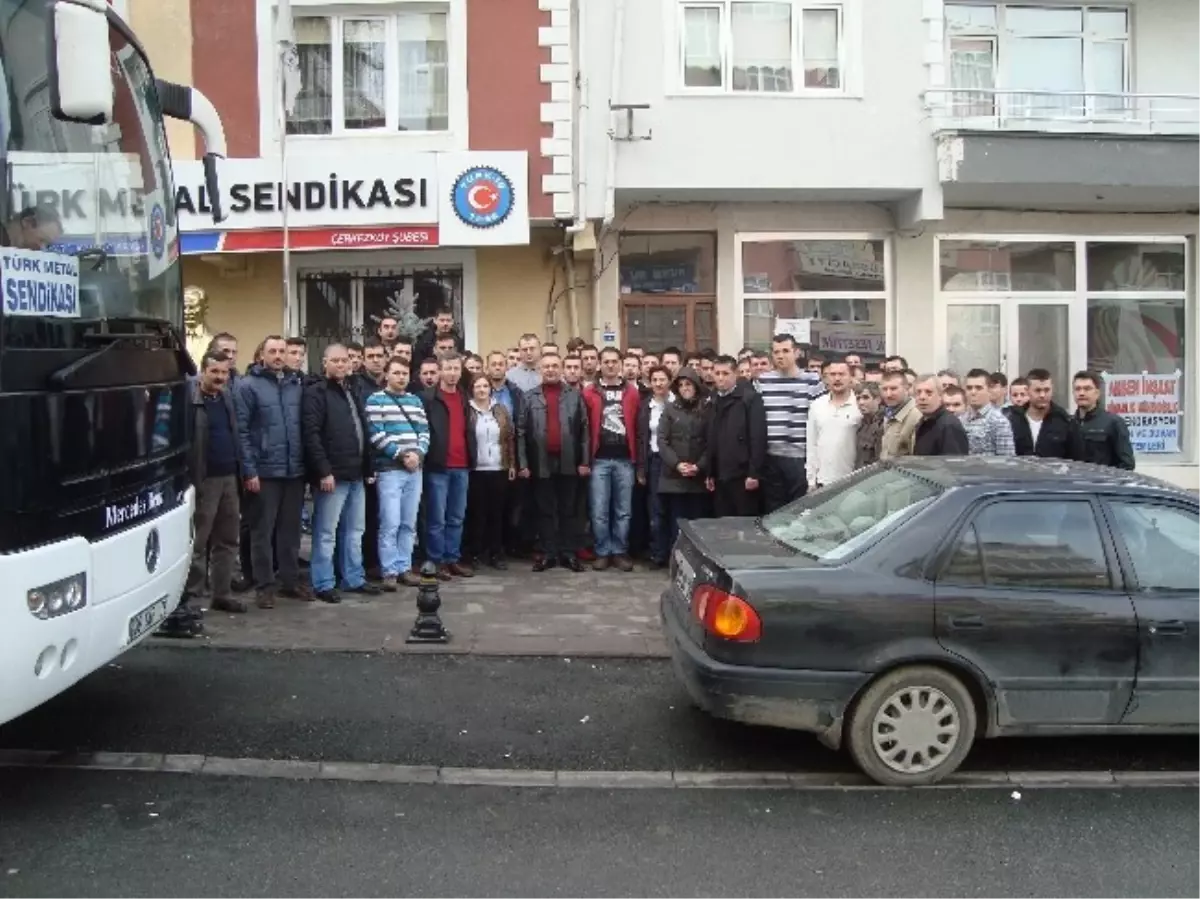 Türk Metal Sendikası Çerkezköy Şube Başkanı Koçak, Eğitimler Hakkında Bilgi Verdi