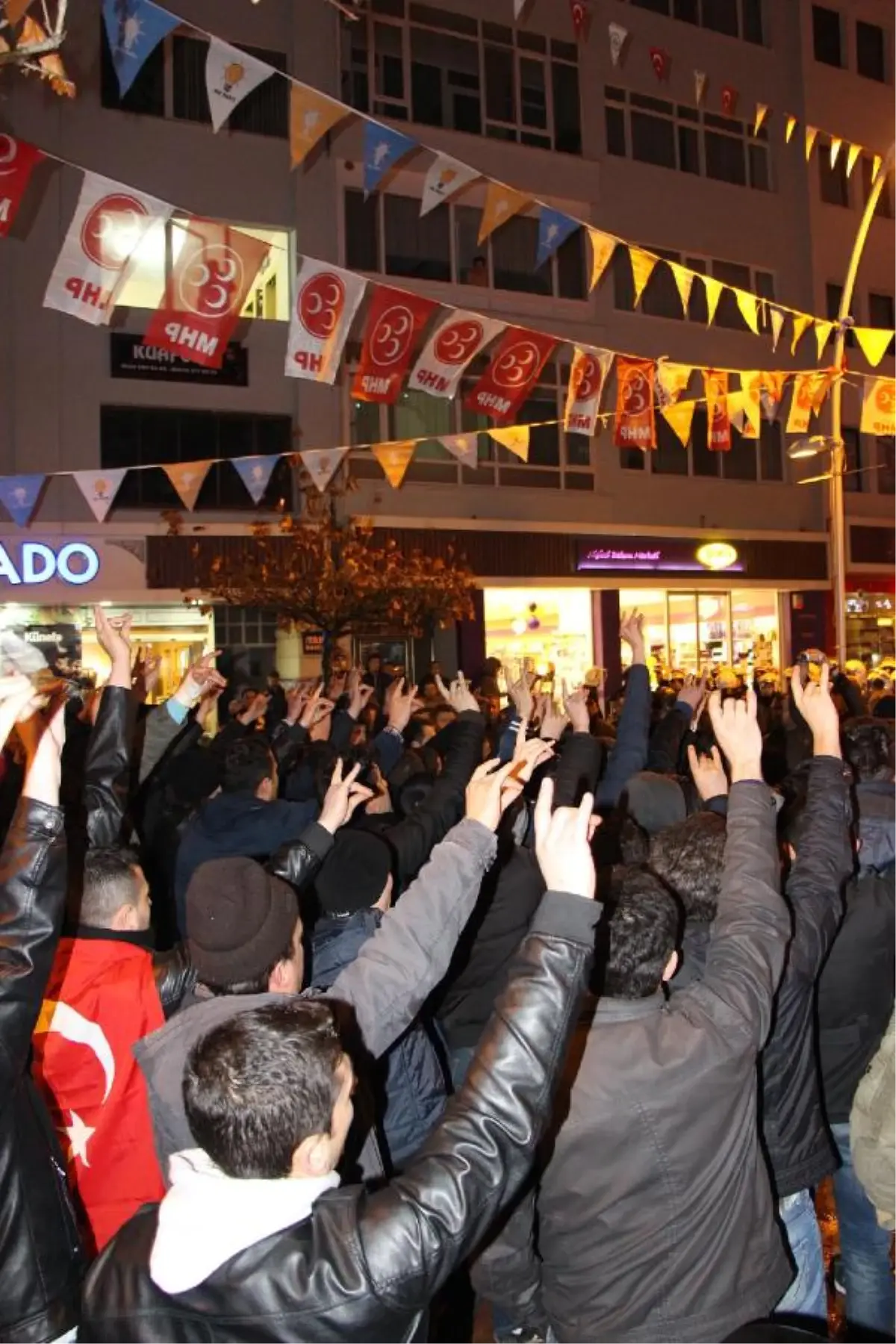 Bolu\'da, Ülkü Ocaklarından HDP Protestosu