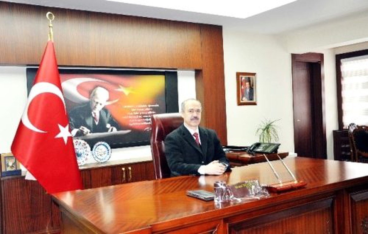 Kırşehir\'de Çevik Kuvvet Otobüsünün Devrilmesi