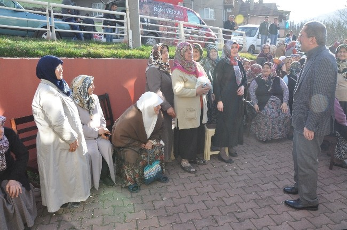 Vergili\'den Miting Gibi Mahalle Toplantısı