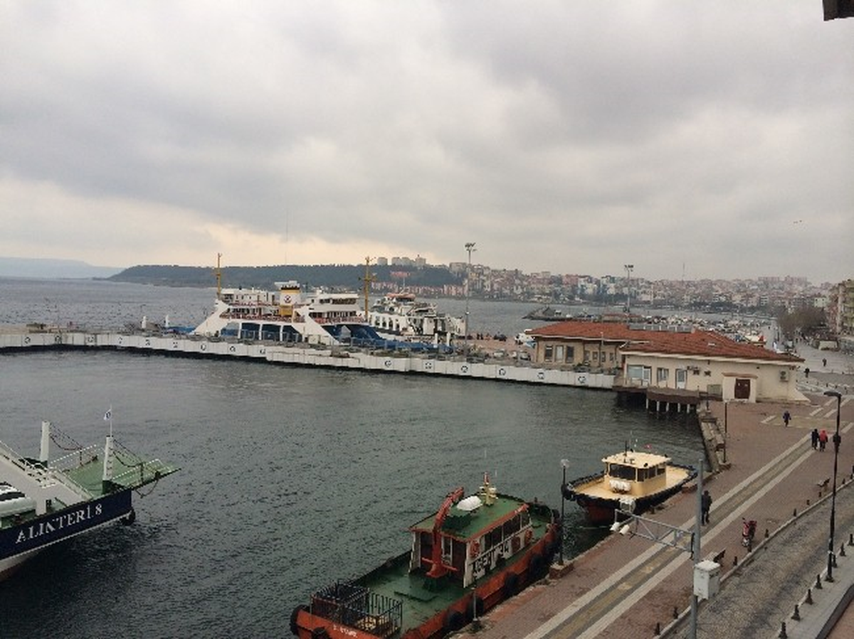 18 Mart\'ta Feribot İskelesi Kapalı