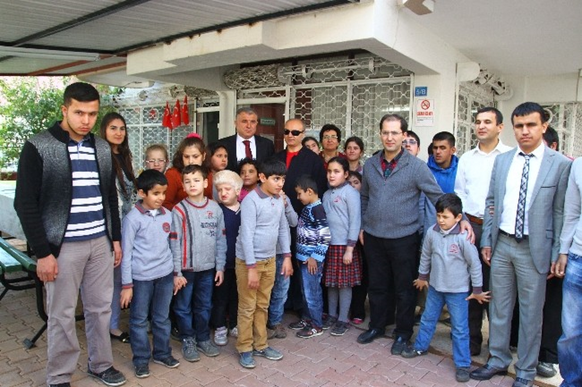 AK Parti Adayı Bulut,beyaz Baston Görme Engelliler Derneği\'ni Ziyaret Etti