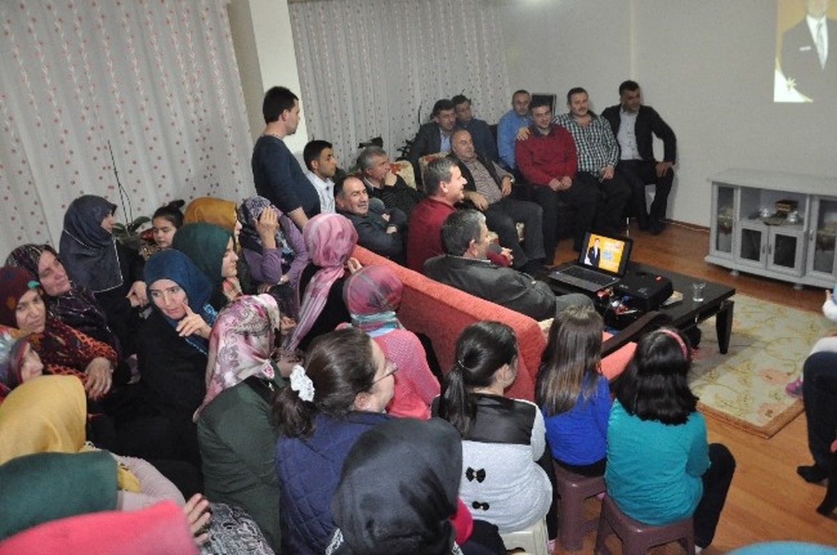 AK Parti Akçakoca Adayı Cüneyt Yemenici Ev Ev Geziyor