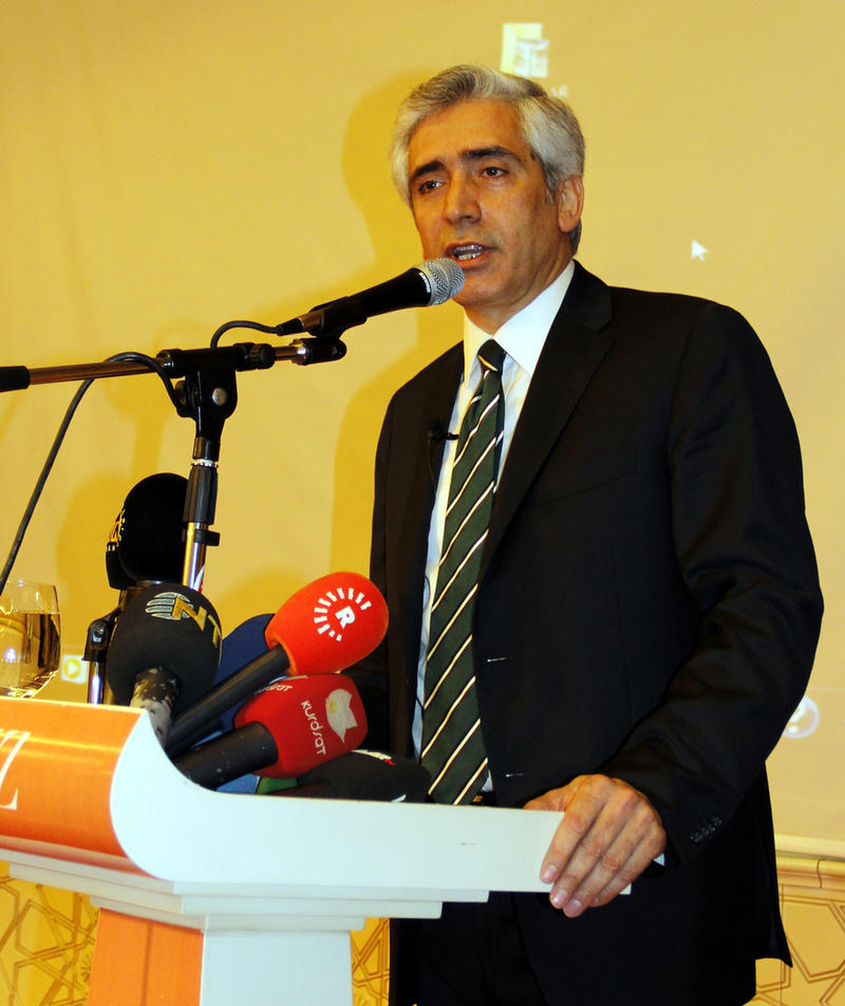 AK Parti Diyarbakır Büyükşehir Belediye Başkan Adayı Ensarioğlu Açıklaması