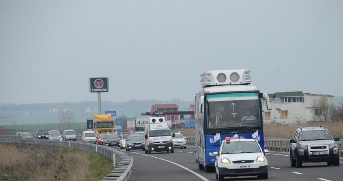AK Parti Tekirdağ\'da 5 İlçe ile 3 Bin Araçlık Konvoy ile Gövde Gösterisi Yaptı