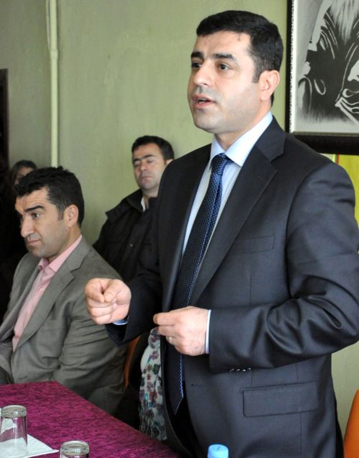 Demirtaş: Kaymakam AKP Talebasını İndirseydi Nereye Sürülürdü Allah Bilir (3)