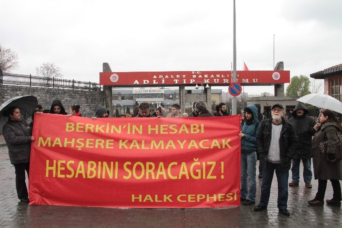 Berkin Elvan\'ın Cenazesi Adli Tıp Kurumu\'na Getirildi