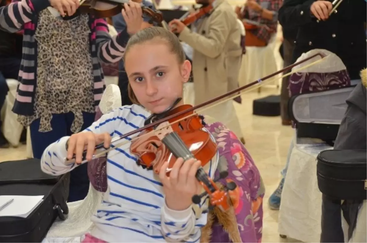 Bilecik Belediyesi Müzik Kurslarına Yoğun İlgi