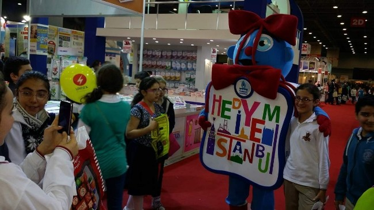 Bilecik Eğitim Derneği, 20 Öğretmen ve Öğrenciyi Fuara Götürdü