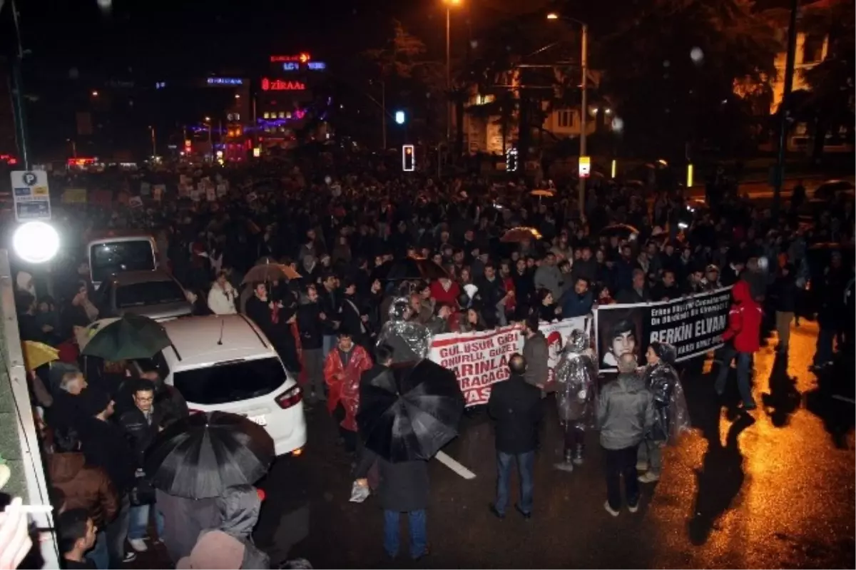 Bursa\'da Berk Eylemine Polis Müdahalesi