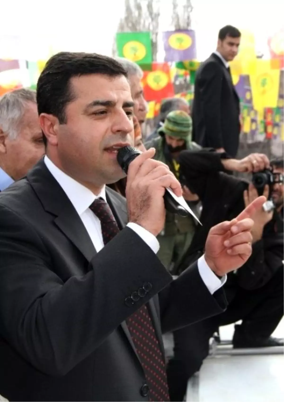 Demirtaş: Kaymakam AKP Talebasını İndirseydi Nereye Sürülürdü Allah Bilir