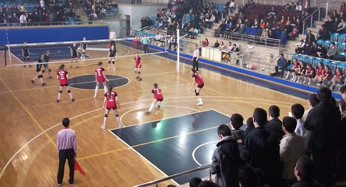 Düzce\'de Voleybol Müsabakaları