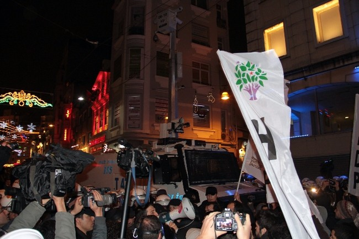 İstiklal Caddesi\'nde "Berkin Elvan" Eylemine Müdahale