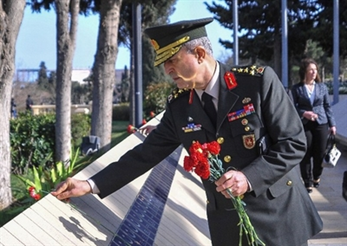 Kara Kuvvetleri Komutanı Orgeneral Akar Azerbaycan\'da