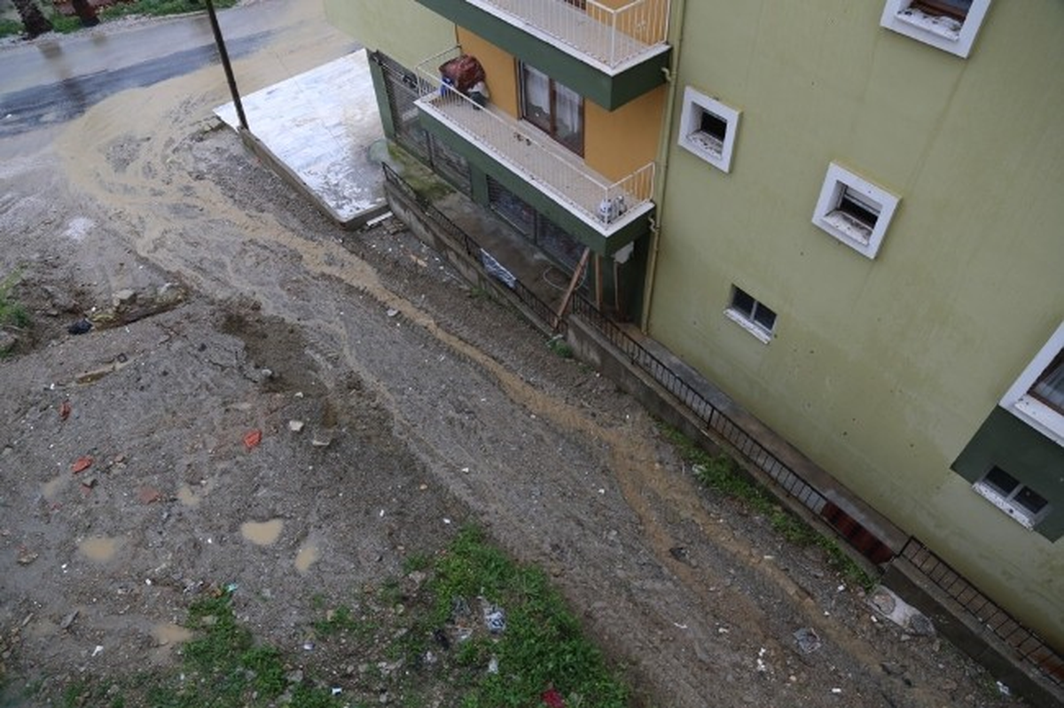 Milas\'ta Vatandaştan Dere Yatağı Tepkisi