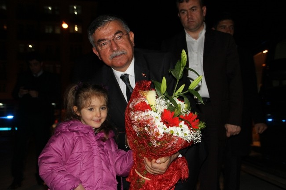 Milli Savunma Bakanı Yılmaz, Ardahan\'da