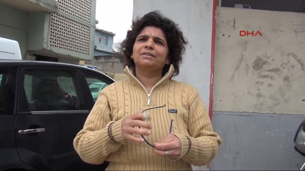 Nikahsız Eşini Sokağa Attı