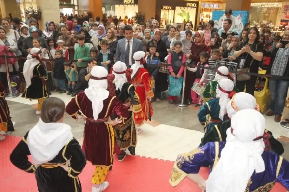 Şanlıurfa Piazza\'da "Kadın" Temalı Fotoğraf Sergisi