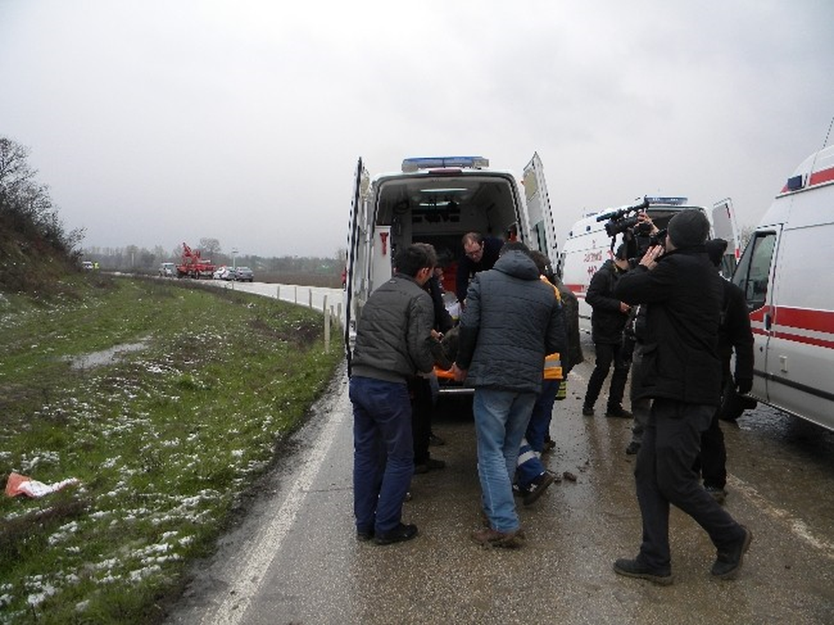 Tekirdağ\'da Feci Kaza: 2 Ölü, 13 Yaralı