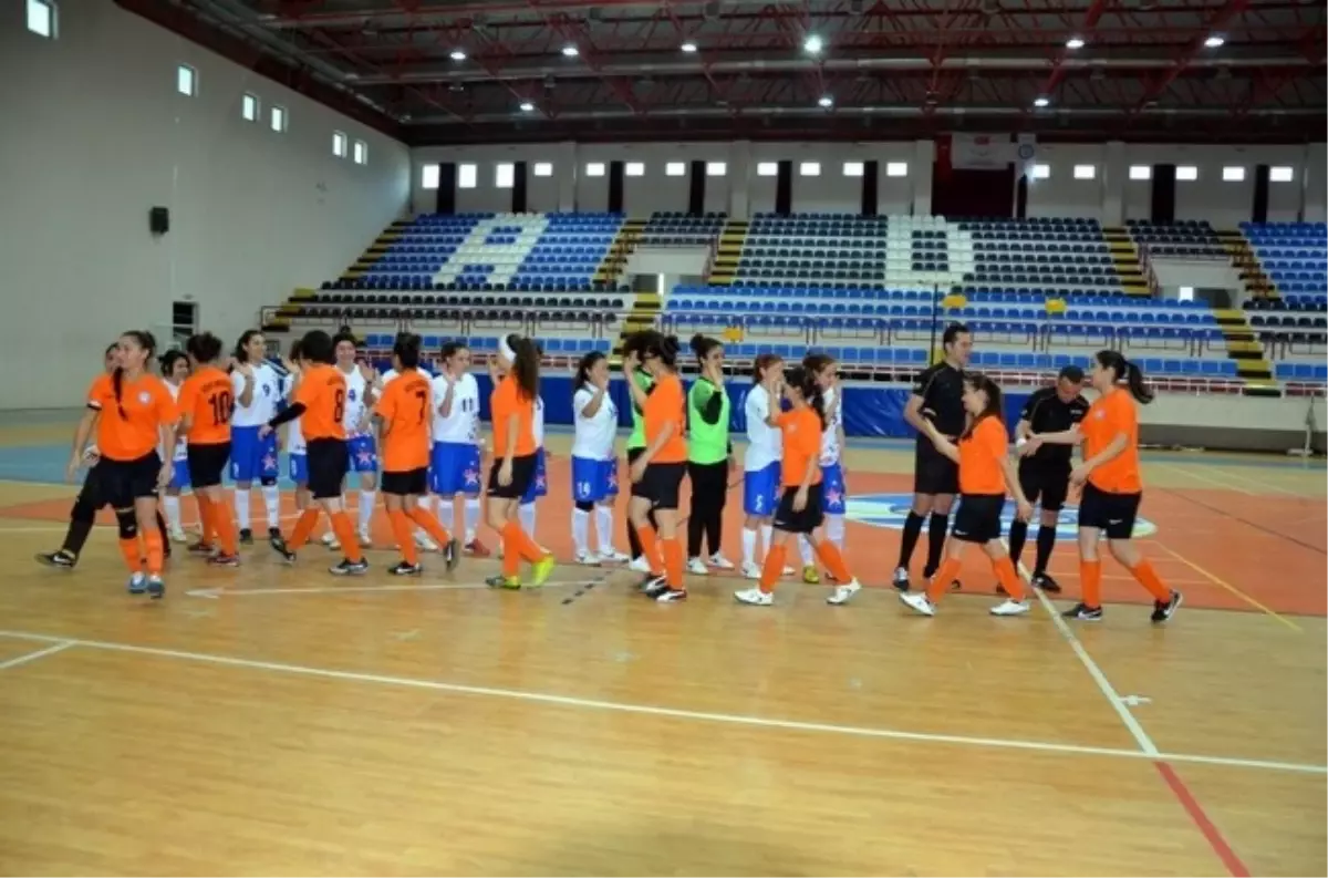 Ünilig Futsal Maçları Tüm Hızıyla Devam Ediyor