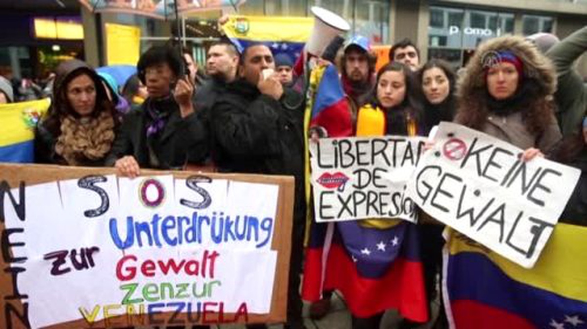 Venezuela\'da Bir Öğrenci Lideri Öldürüldü