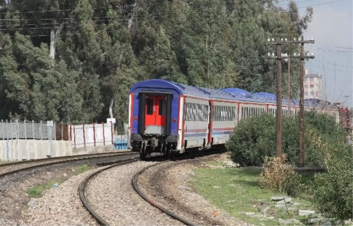 Yaşlı Kadına Tren Çarptı