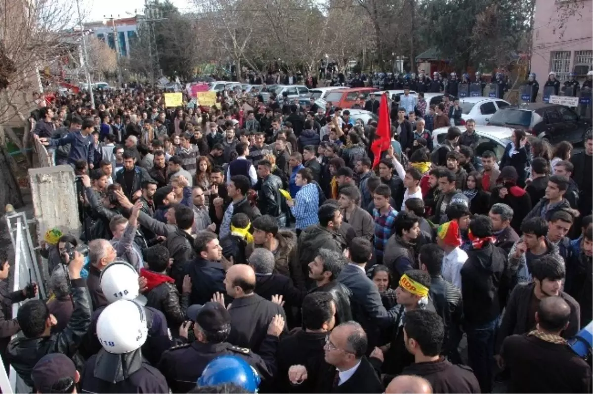 Adıyaman\'da "Berkin Elvan" Yürüyüşü