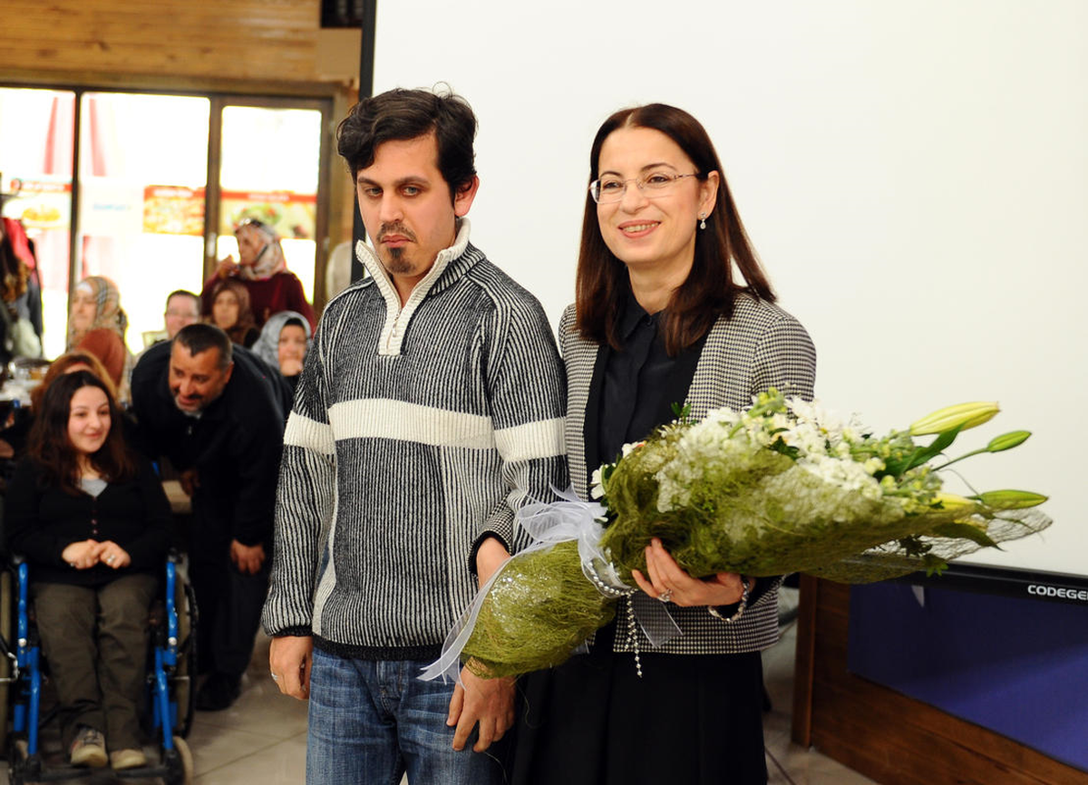 Aile ve Sosyal Politikalar Bakanı İslam, Engellilerle Bir Araya Geldi