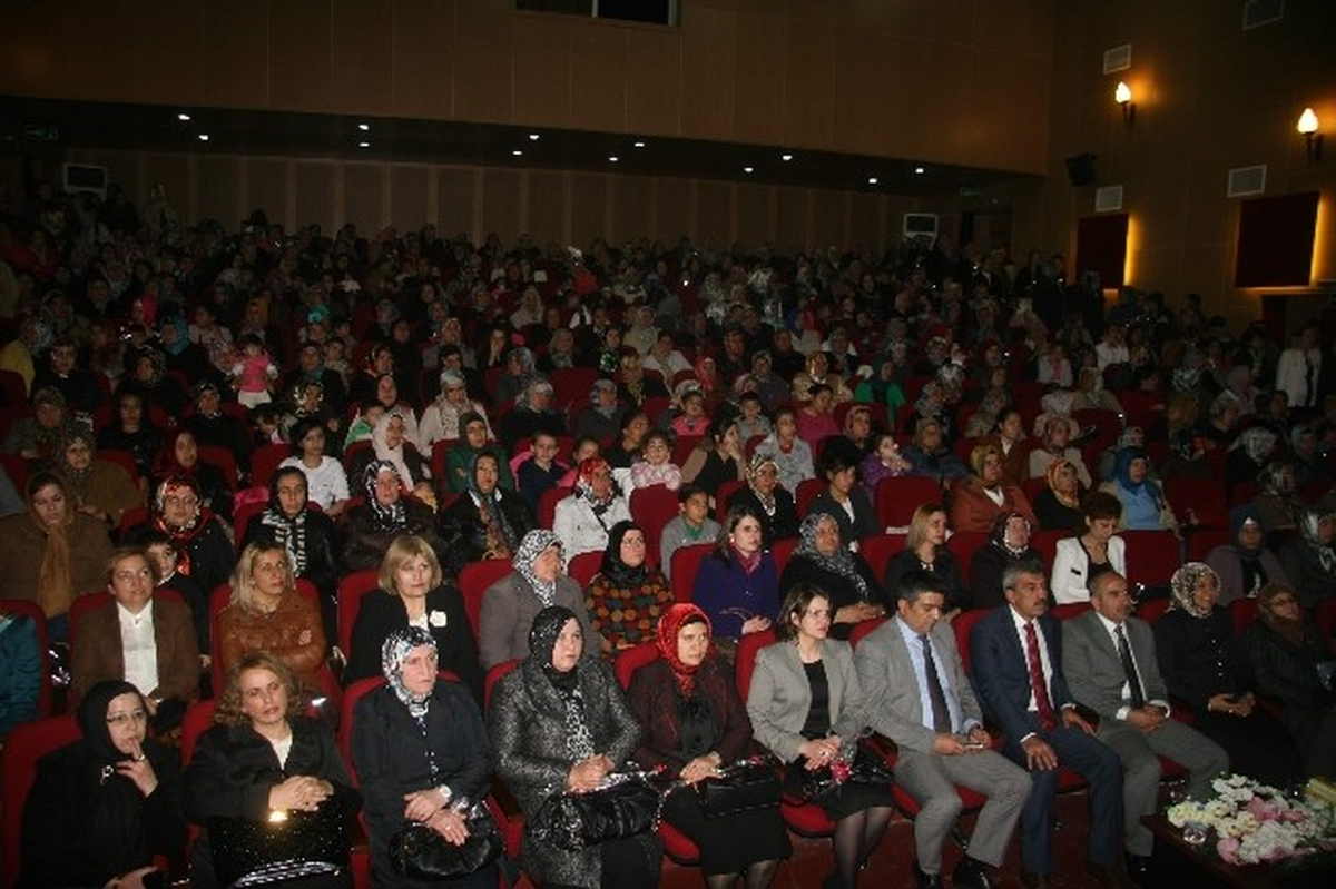 AK Parti Kadın Kolları Tarafından 8 Mart Dünya Kadınlar Günü Etkinliği