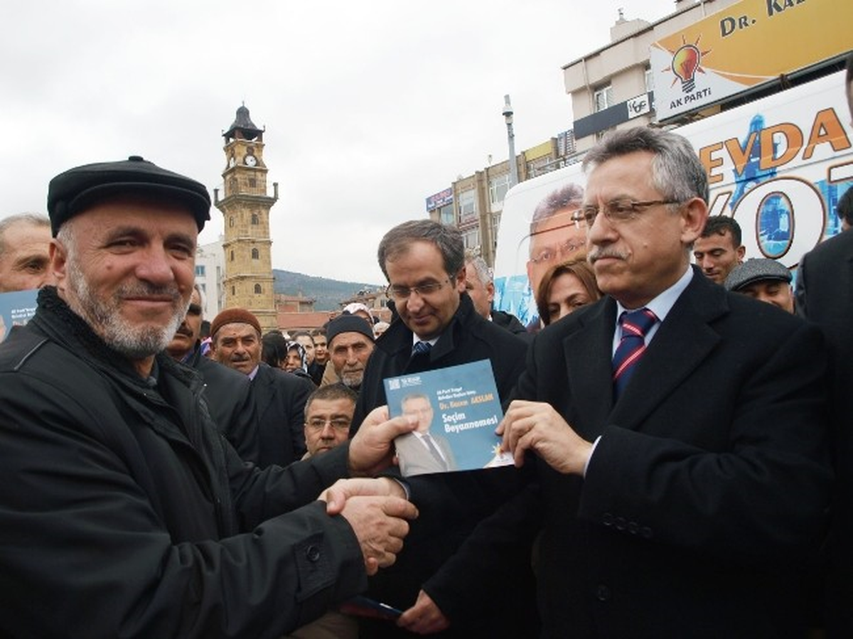 AK Parti Yozgat Belediye Başkan Adayı Kazım Arslan Seçim Beyannemesini Tanıttı