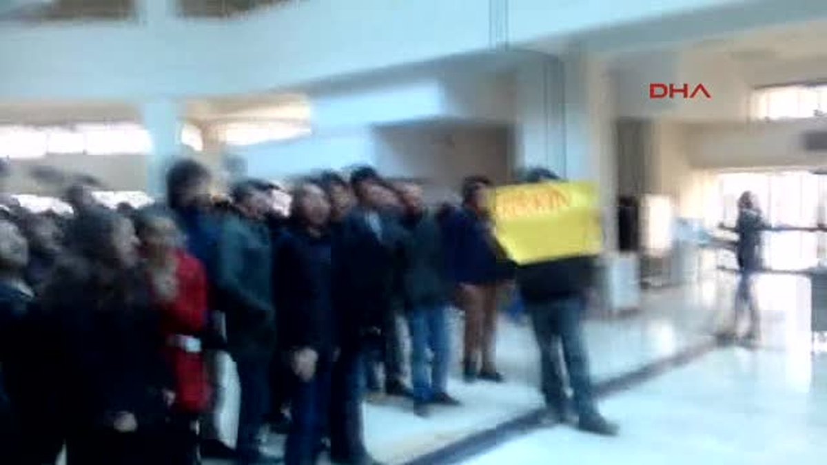 Ankara Üniversitesi Yemekhanesinde Berkin Elvan İçin \'Ses Çıkarma\' Eylemi