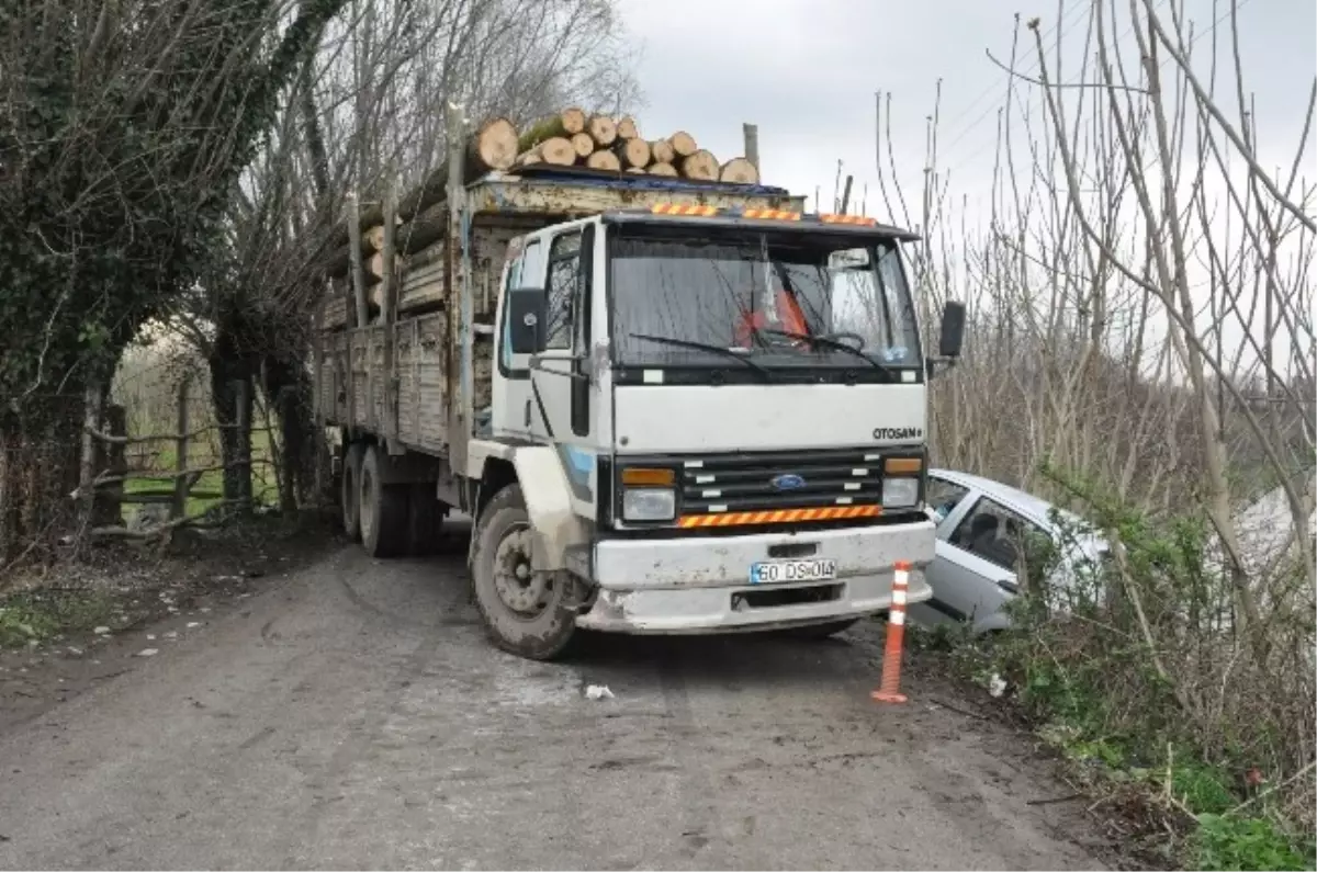 Aynı Yerde Bir Haftada İkinci Kaza: 4 Yaralı