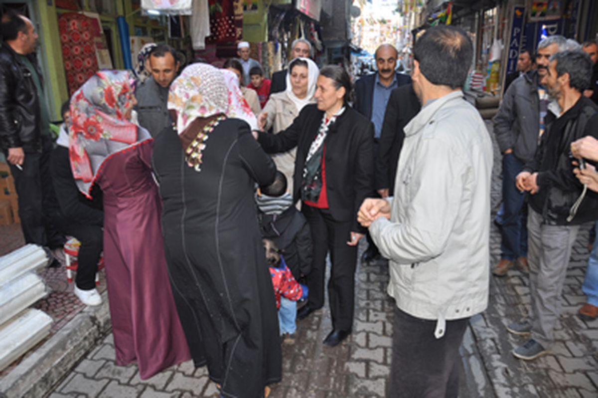 BDP\'nin Bağlar\'da Esnaf Ziyaretleri Sürüyor