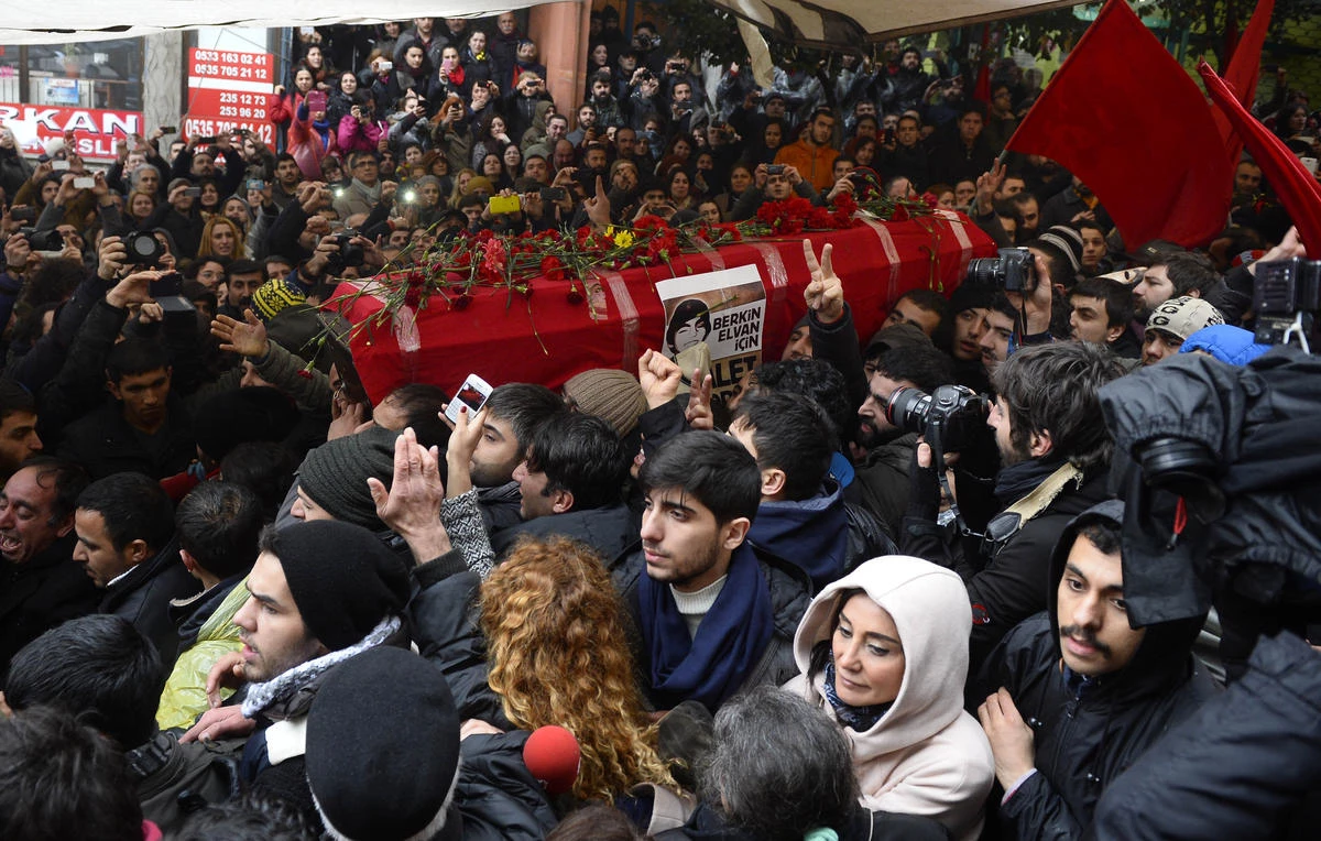 Berkin Elvan Son Yolculuğuna Uğurlandı