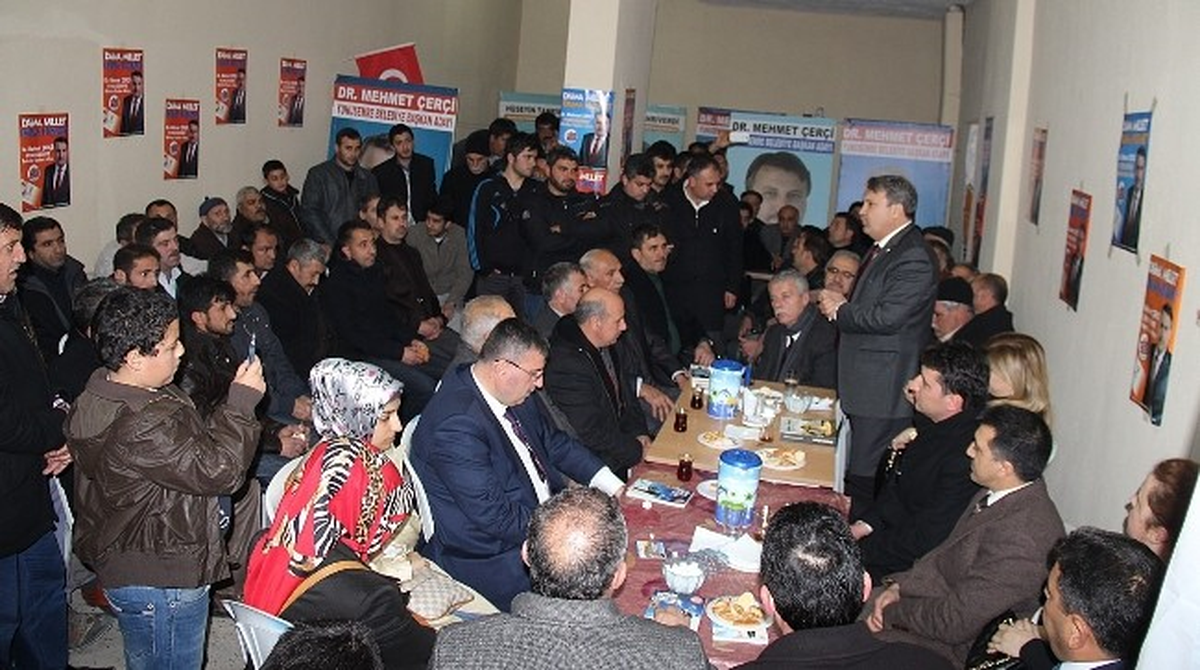 AK Parti Yunusemre Adayı Çerçi, Halkın Sorunlarını Dinledi