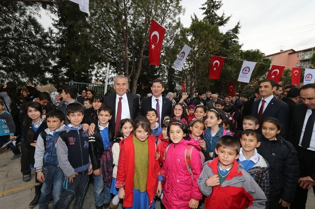 Denizli Belediyesinin Kapalı Spor Salonu Açıldı