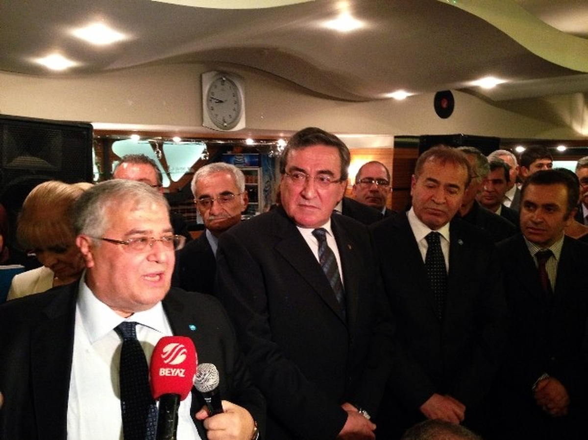 DSP Genel Başkanı Türker, Kadın Kollarının Dayanışma Gecesine Katıldı