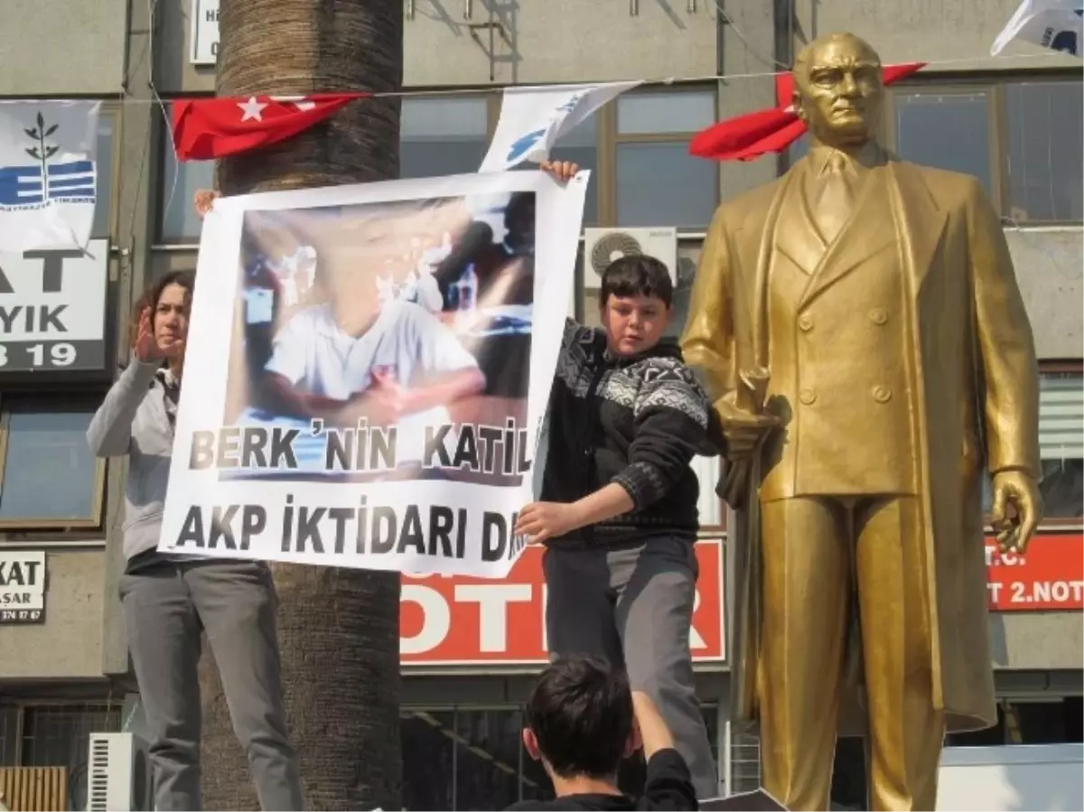 Edremit\'te Liseliler Berkin Elvan İçin Eylem Yaptı