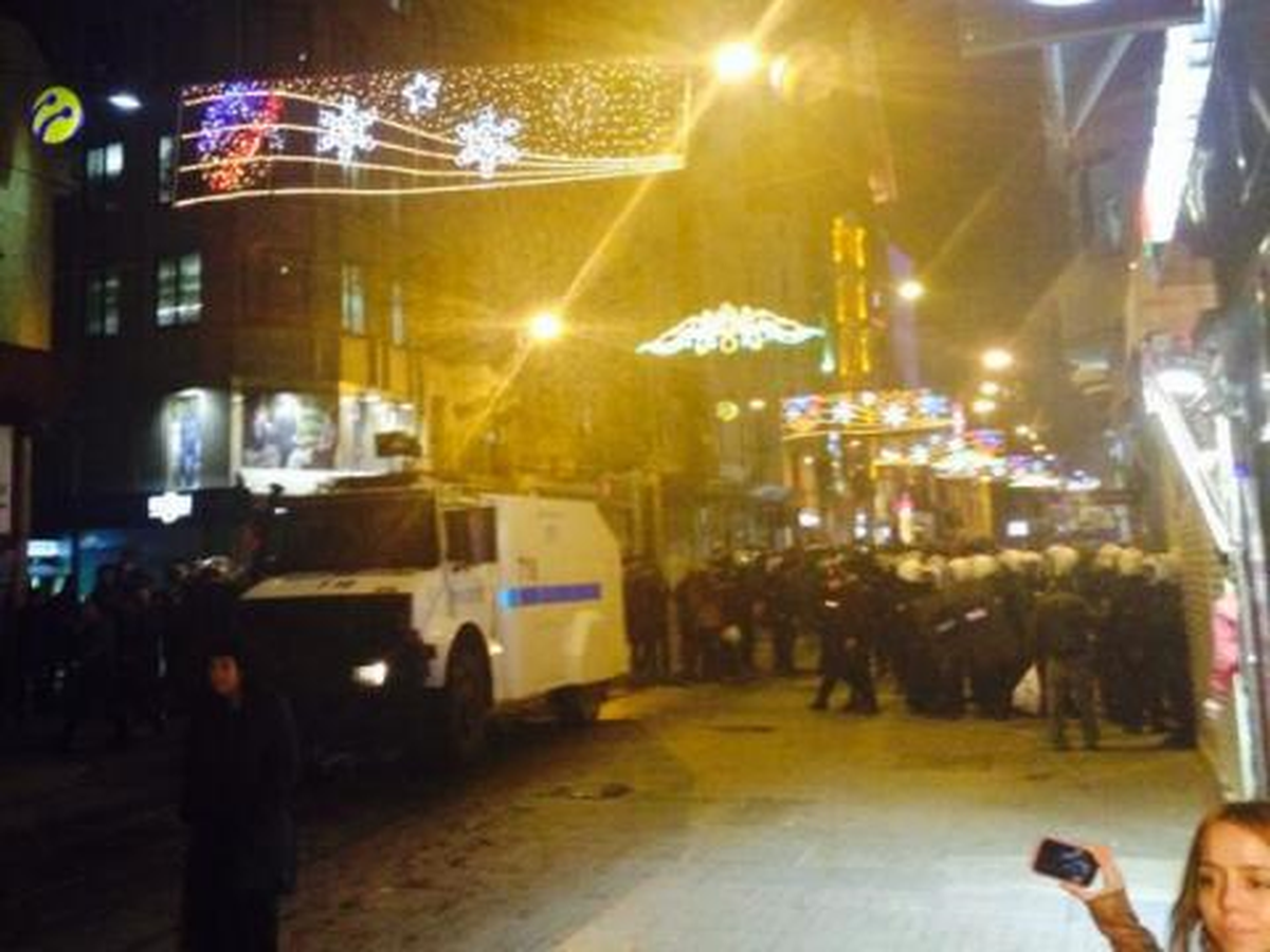 İstanbul\'da Polis Müdahalesi Sürüyor, Gezi Parkı Kapatıldı