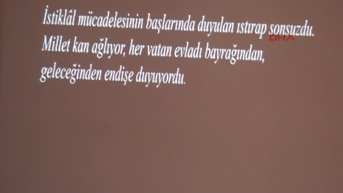 İstiklal Marşını Gözyaşları İçinde Okudu