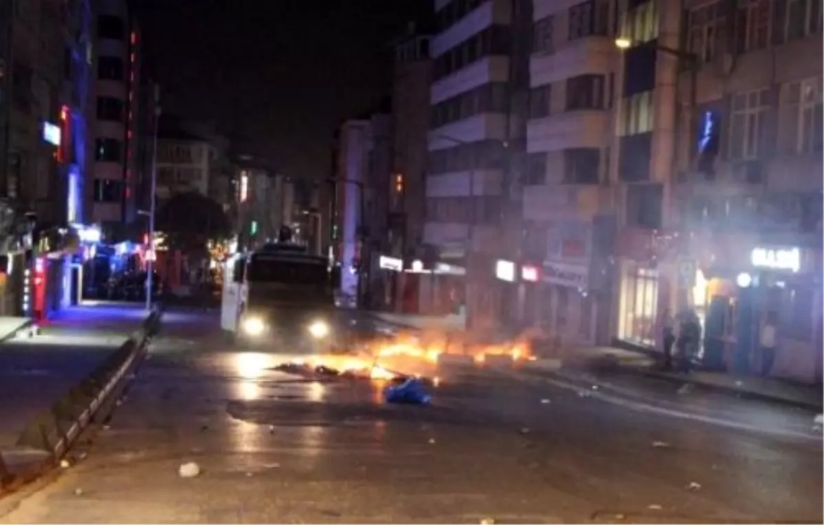 Kadıköy\'deki Polis Müdahalesi Gece de Sürdü