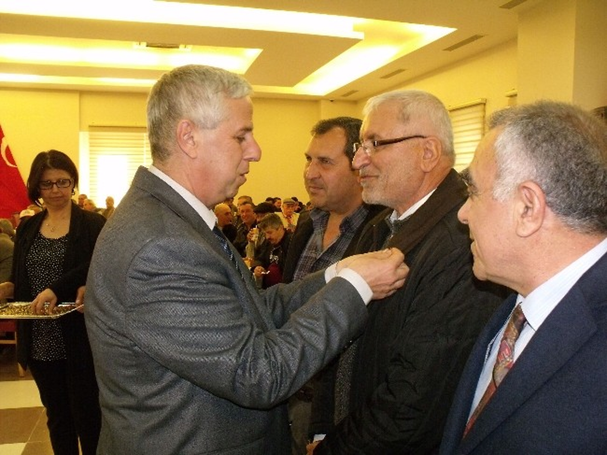 Söke CHP'de 136 Yeni Üyeye Rozet Takıldı