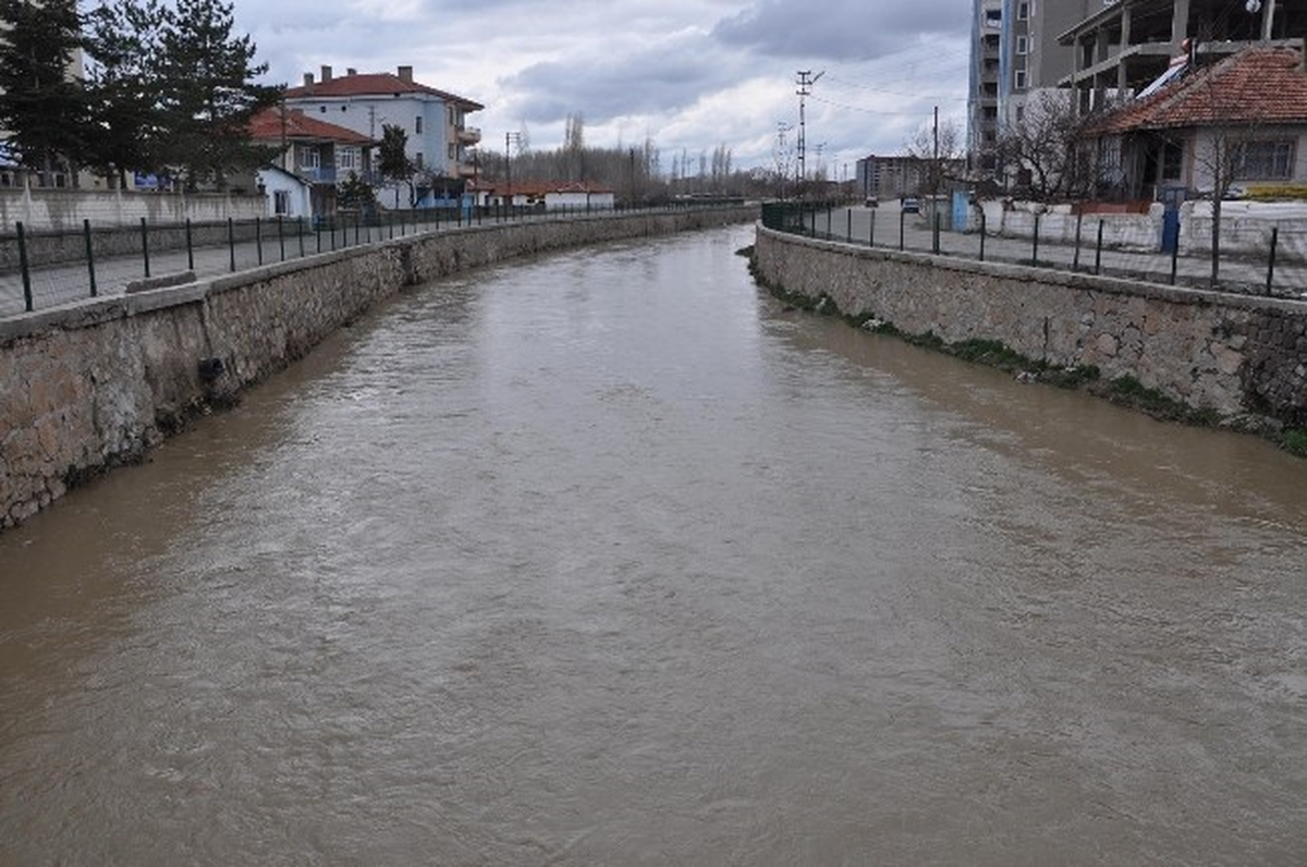 Sorgun\'da Yağan Yağmurla Beraber Dere Yataklarındaki Su Seviyesi Yükseldi