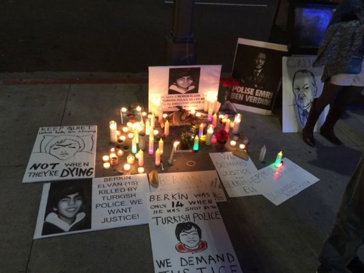 Türkiye\'nin Paris Büyükelçiliği Önünde Berkin Elvan Eylemi