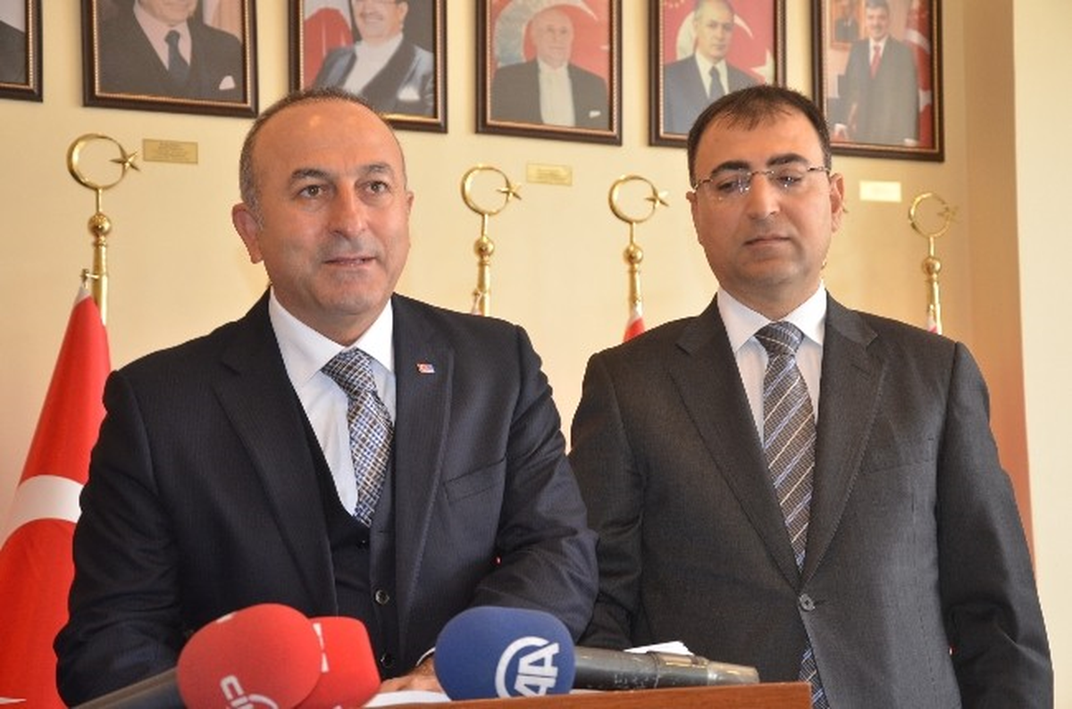 AB Bakanı ve Başmüzakereci Mevlüt Çavuşoğlu İzmir\'de
