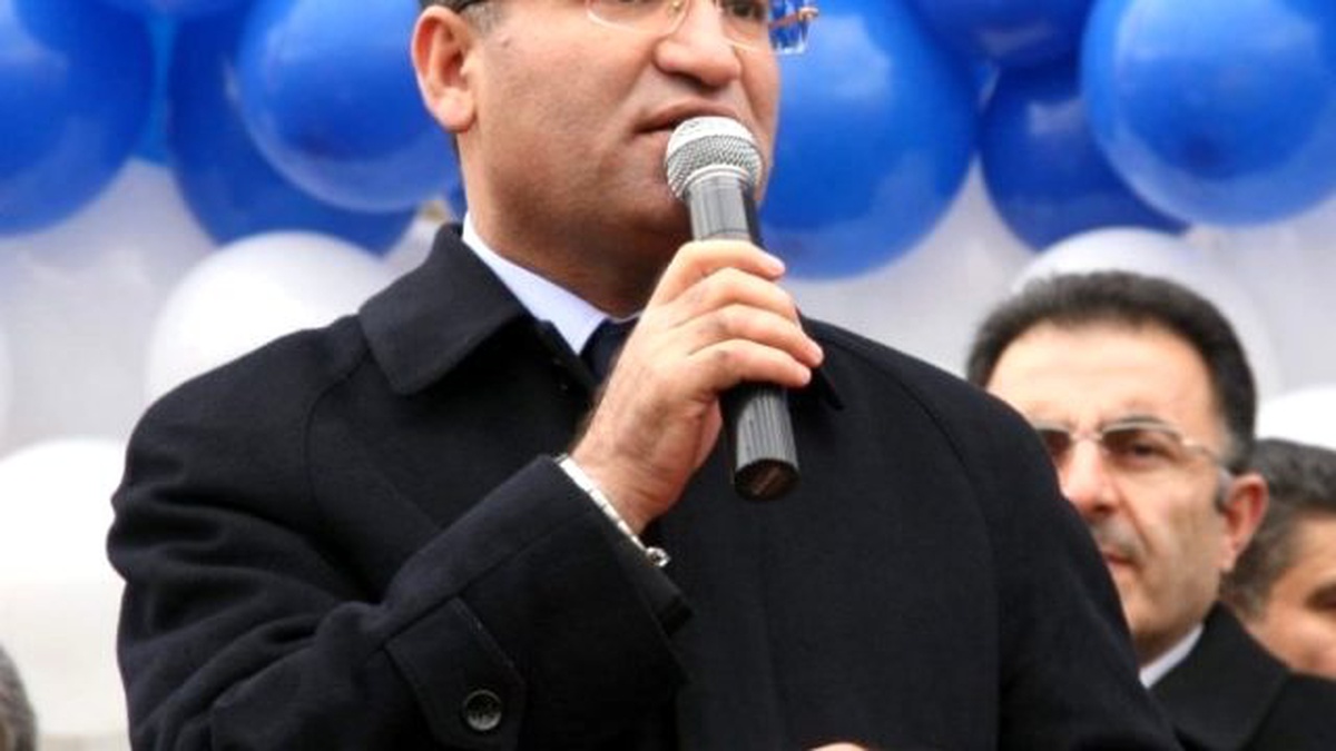 Bozdağ: \'\' "MHP\'si, CHP\'si söğüt ağacı, kavak ağacı, onlarda meyve yok\'\' -
