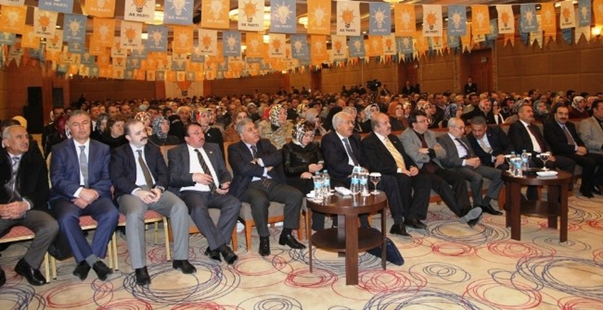 AK Parti Genel Başkan Yardımcısı Erdem Van\'da