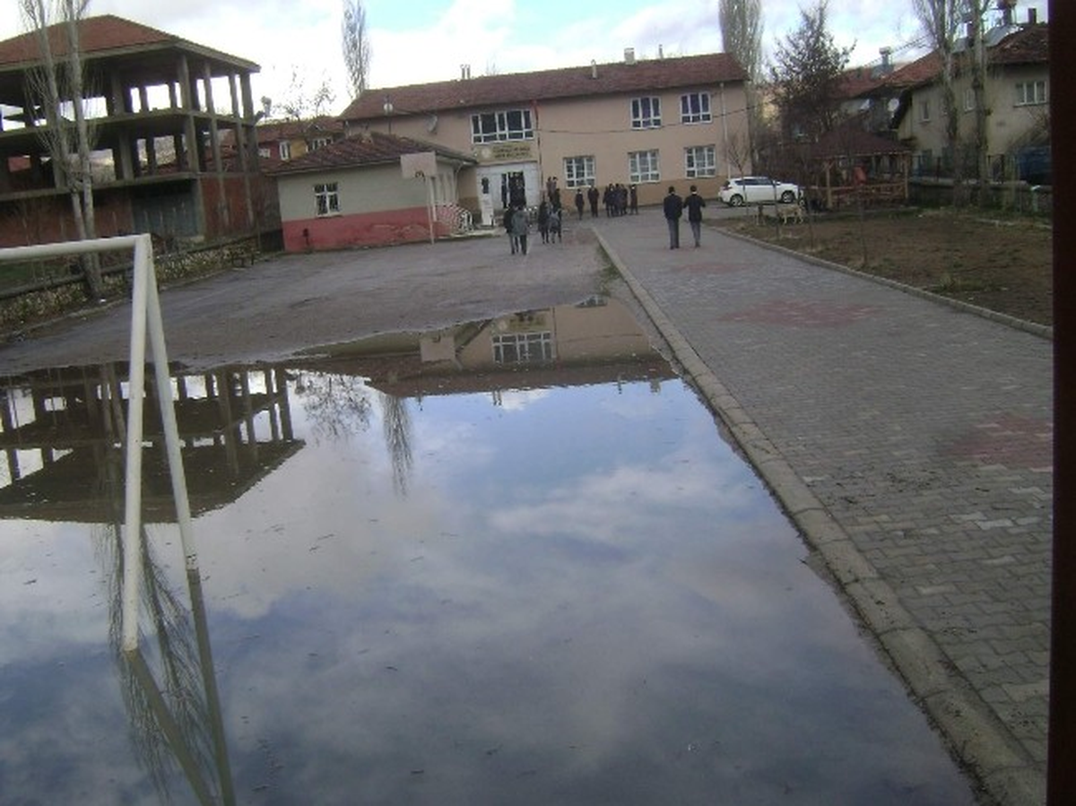 Malatya\'da Aşırı Yağmur Zarara Yol Açtı